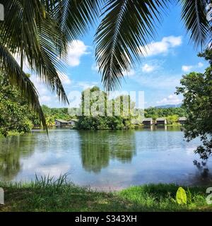 Jala Villas, costruito su palafitte nelle palafitte del Lago Mangala, Mangala Resort and Spa, Gambang, Kuantan, Pahang, Malesia Foto Stock