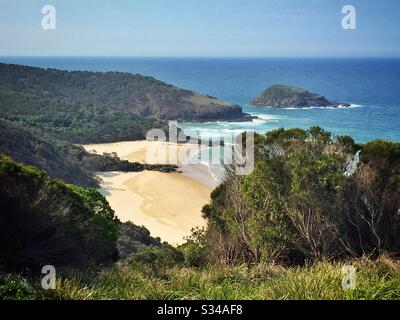 North Smoky Beach, The Ledge e Green Island dal Captain Cook Lookout al faro di Smoky Cape, vicino a South West Rocks, NSW, Australia Foto Stock