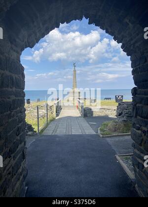 Aberystwyth, Galles occidentale, Regno Unito. Sabato 13 giugno 2020. News: Una giornata calda e soleggiata ad Aberystwyth al castello. ©️Rose Voon/ Alamy Live News Foto Stock