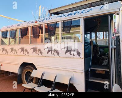 bus scolastico a marfa texas Foto Stock