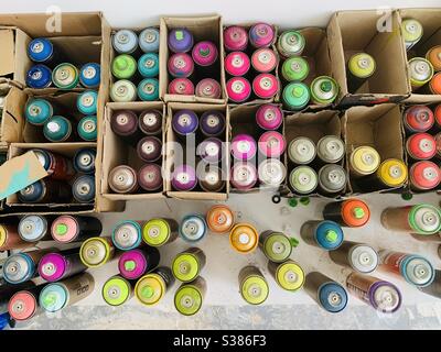 Collezione di vernici spray per artisti Foto Stock