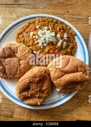 Bombay Street food Pad Bhaji con tre panini Foto Stock