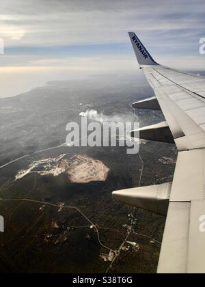 Una vista ariel del Portogallo dalla finestra dell'aereo Foto Stock