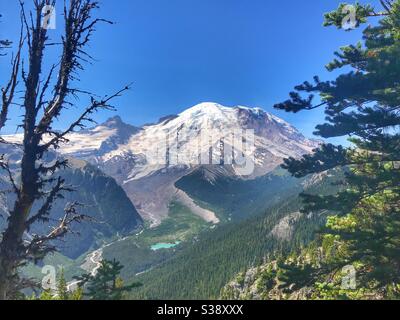 Vista dal Sunrise Lodge al Mount Rainer National Park, Washington state, USA Foto Stock
