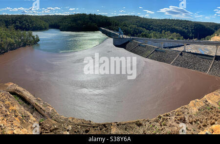 La diga di Warragamba è il più grande bacino idrico di Sydney. Nuovo Galles del Sud in Australia. Foto Stock