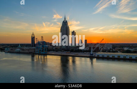 Downtown Mobile, Alabama skyline al tramonto Foto Stock