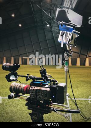 Videocamera FX9 Sony su un televisore Foto Stock