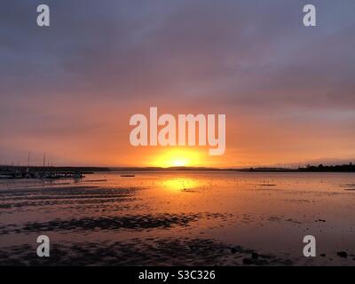 Tramonto sul porto di Poole Foto Stock