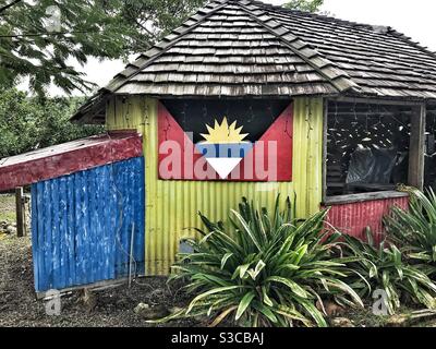 Rum Shack Bar ad Antigua raffigurante la bandiera di Antigua Foto Stock