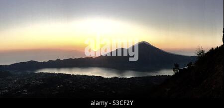Alba dal Monte Batur Bali Indonesia Foto Stock