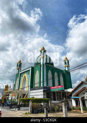 Moschea verde a Pontianak City, Indonesia, Sud-Est asiatico Foto Stock