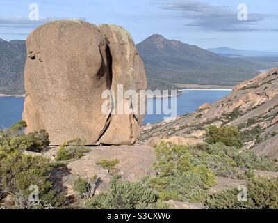 Vista sulla baia di Wineglass da Mt Parsons, Freycinet National Park Foto Stock