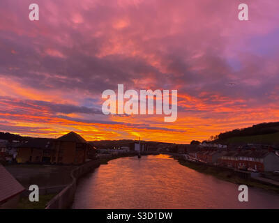 Aberystwyth, Galles occidentale, Regno Unito. Domenica 31 gennaio 2021. Tempo: Uno spettacolo di un'alba, così bei colori della natura. Credito fotografico ©️ Rose Voon / Alamo Live News: Foto Stock