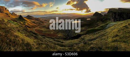 Alba su Quiraing sull'isola di Skye Scozia Foto Stock