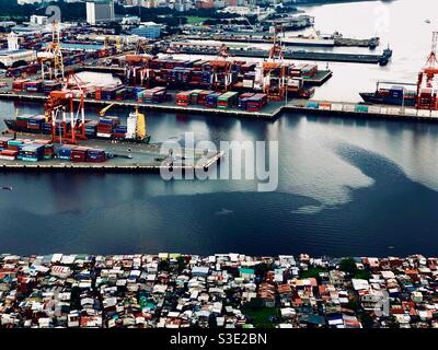 Porto di Manila - una vista aerea Foto Stock