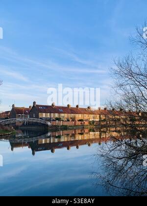 Fila di case a schiera lungo il Tamigi, Oxford Foto Stock