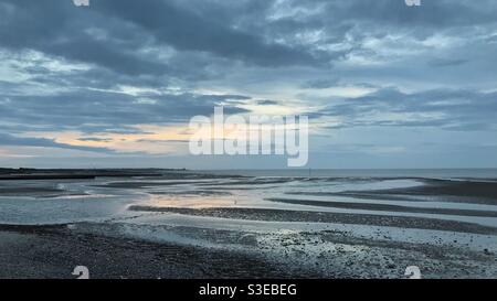 Tramonto senza sole a Mennis Bay, Birchington Foto Stock