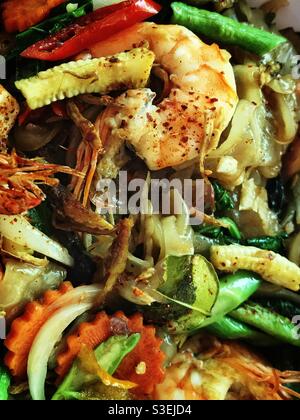 Pad kee mao, noodle thailandesi ubriachi Foto Stock