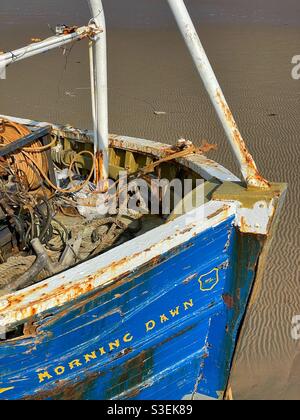 Dettaglio di un vecchio peschereccio da traino abbandonato Foto Stock