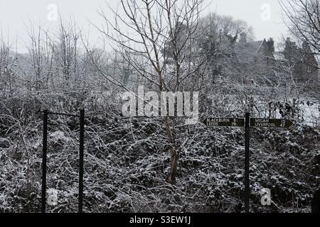 Neve sul canale Foto Stock