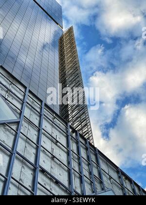 Edifici e cielo nuvoloso a Brisbane, Queensland, Australia Foto Stock