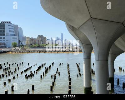 Giorno di apertura a Little Island, Hudson River Park a New York City Foto Stock