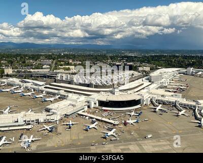 Aeroporto internazionale di Seattle-Tacoma, vista dall'aereo. Foto Stock