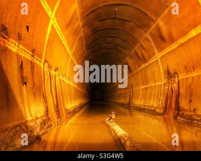 Tunnel di stoccaggio del petrolio della seconda guerra mondiale a Darwin, territorio del Nord, Australia Foto Stock