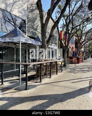 Tranquilla passerella a Norman Triangle West Hollywood Los Angeles California 16 giugno 2021 Stati Uniti Foto Stock