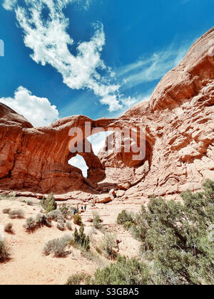 Famoso Double Arch nel parco nazionale di Arches Foto Stock