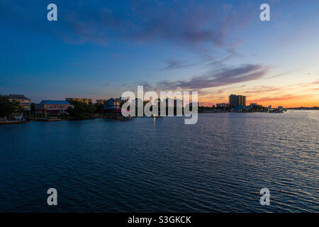 Tramonto a Perdido Key Beach, Florida sul fiume Ole Foto Stock