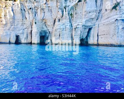 Grotte marine sull'isola greca di Paxos Foto Stock