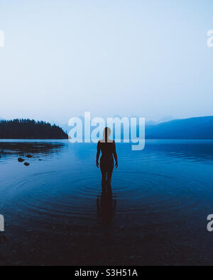 Lago McDonald Dusk Foto Stock