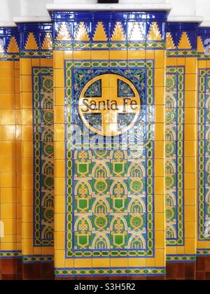 Piastrelle decorative a Santa Fe Depot, San Diego, CA Foto Stock