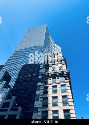 Il 452 5th Ave. E' un edificio di riferimento Beaux-Arts alla 40th St. A Manhattan, NYC Foto Stock