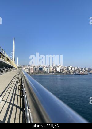 Istanbul torre galata dalla vista del ponte Foto Stock