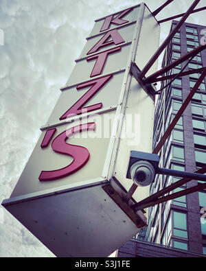 Agosto 2021, segno, Katz’s Delicatessen, Lower East Side, Manhattan, New York, New York, Stati Uniti Foto Stock