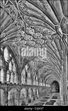 Un eccellente esempio di design a soffitto con ventilatore a volta. Questa è la cattedrale di Gloucester in Inghilterra, un luogo utilizzato nelle riprese di 2 film di Harry Potter. Foto ©️ COLIN HOSKINS. Foto Stock