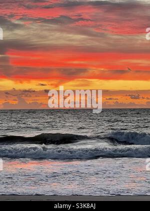 Alba sull'oceano , Fernandina Beach, Florida Foto Stock