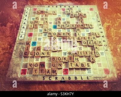 Scrabble gioco in grunge. Foto Stock