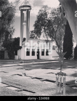 Wind chimes, Mission San Luis Rey Cemetery, Oceanside, San Diego County, California, Stati Uniti, Nord America Foto Stock