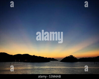 Tramonto su Sunny Bay, Lantau Island, Hong Kong Foto Stock