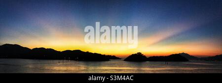 Tramonto su Sunny Bay, Lantau Island, Hong Kong Foto Stock