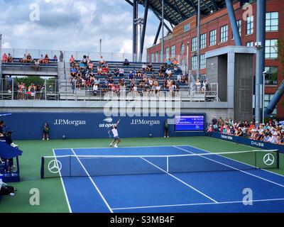 Feliciano López serving. Primo round aperto negli Stati Uniti. Foto Stock