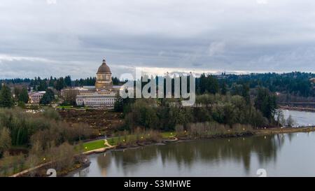 Olympia, Washington al tramonto nel dicembre del 2021 Foto Stock