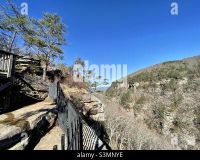 Vista panoramica sulle montagne da Lookout Mountain al Cloudland Canyon state Park nella Georgia del nord degli Stati Uniti. Foto Stock