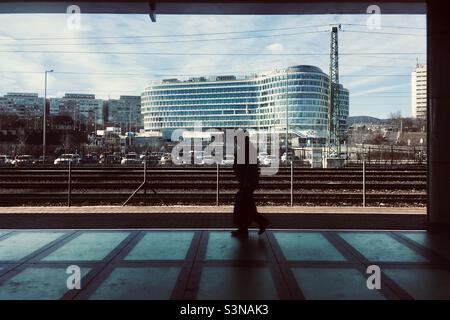 Budapest ONE Business Park visto dalla stazione ferroviaria di Kelenfold, Budapest, Ungheria Foto Stock