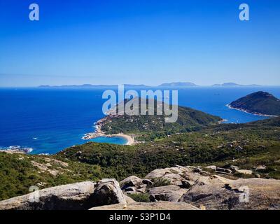 Una vista della baia di Tung o da Ling Kok Shan. Isola di Lamma. Foto Stock