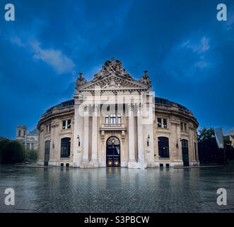 Lo storico edificio Bourse de Commerce (Commodities Exchange) nel centro di Parigi, ora monumento storico, museo e sede della Pinault Collection Foto Stock