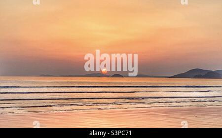 Tramonto sull'isola di Ramsey Foto Stock